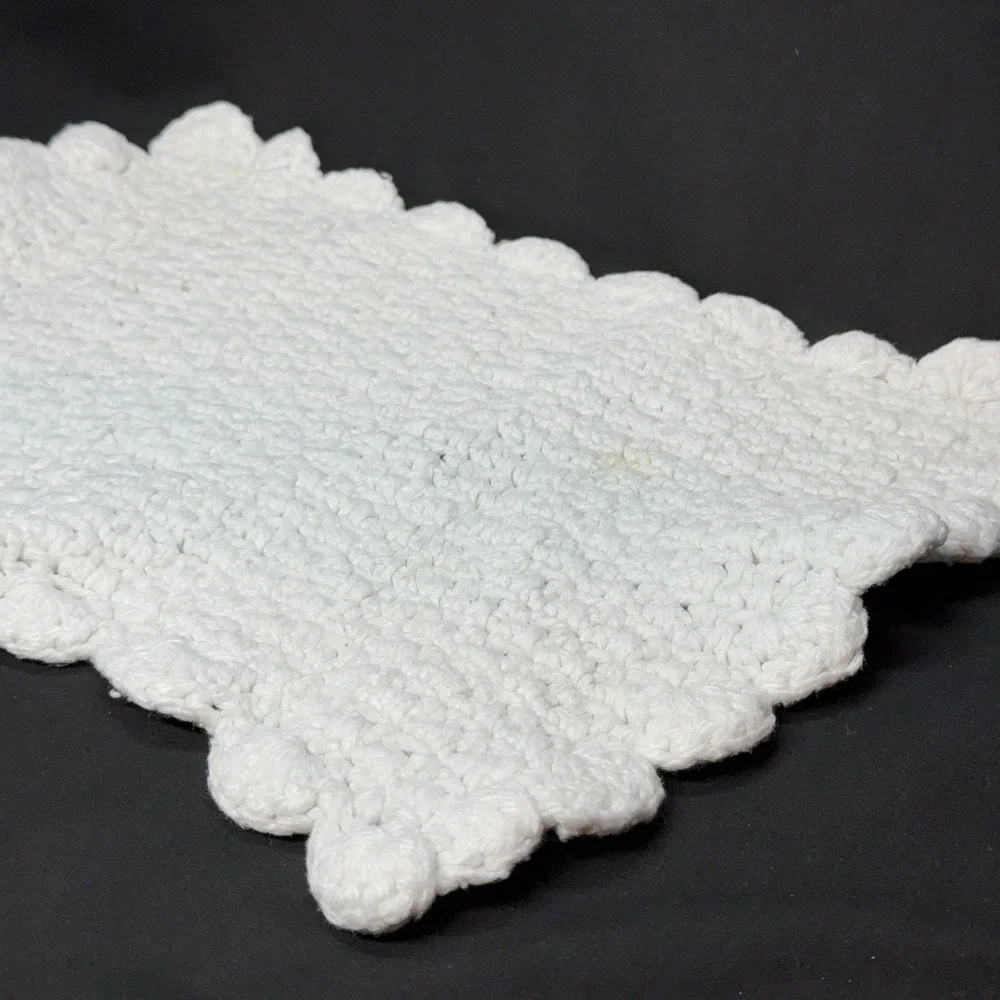 Vintage Handmade Crochet‎ Placemat Rectangular Scalloped Cotton White Table